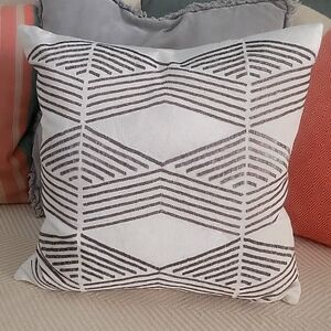 Decorative pillow 20x20